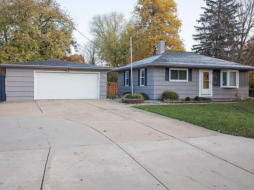 1st image of 821 Meadow Dr