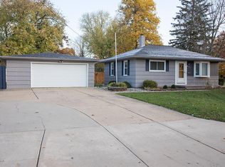 821 Meadow Dr, Battle Creek, MI 49015