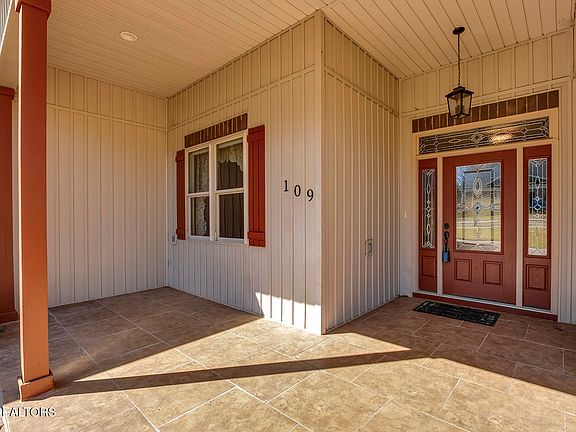 3rd image of 109 Gado Way