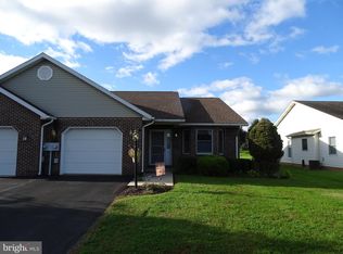 60 Chadwick Dr, Greencastle, PA 17225