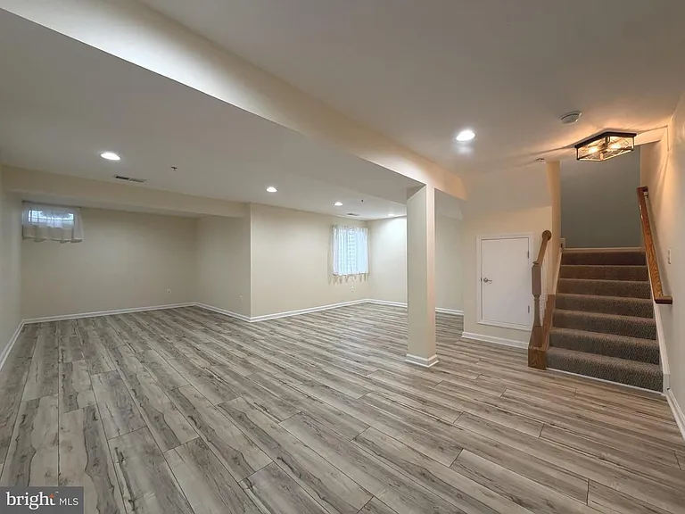 2911 Lomond Pl — Photo 16