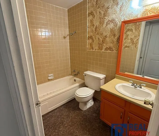 407 Ashland St #207 — Photo 14