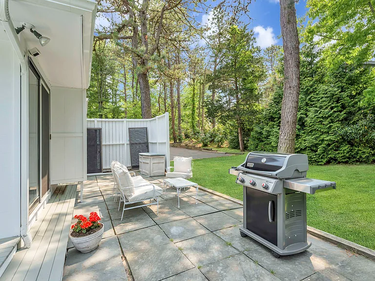 71 Shinnecock Hills Rd — Photo 30