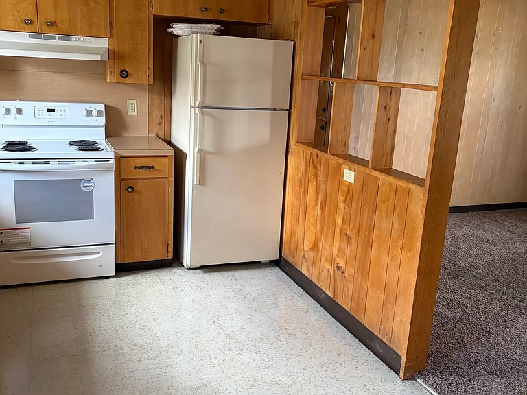 202 Legget Ave — Photo 5