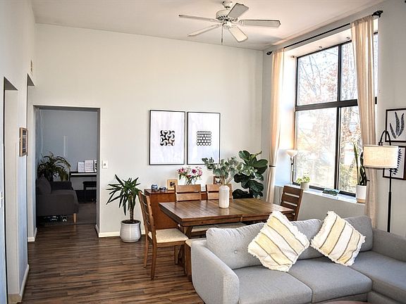 4th image of 90 Sea St APT 204