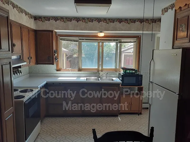 1020 S 11th St — Photo 2
