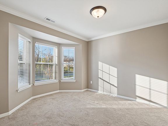 5th image of 22065 Parkview Dr
