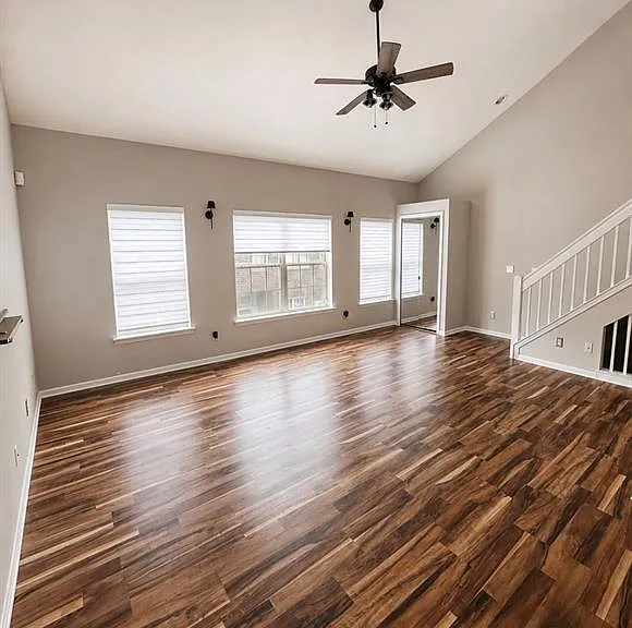 17 Georgetown Ct — Photo 2