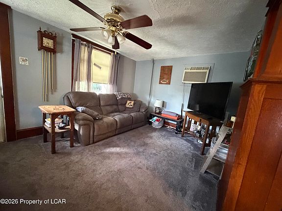 3rd image of 108 River St