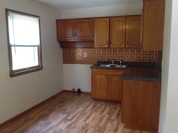 3rd image of 3519 N Cecil Ave
