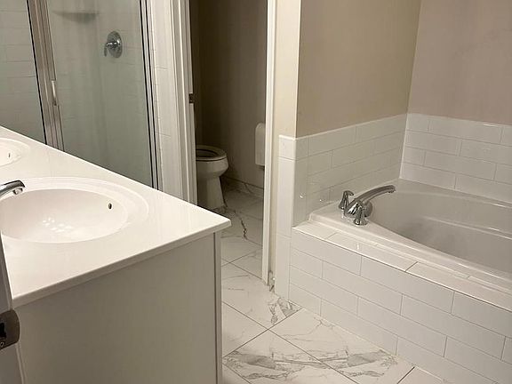 4th image of 1707 Fieldstone Ct