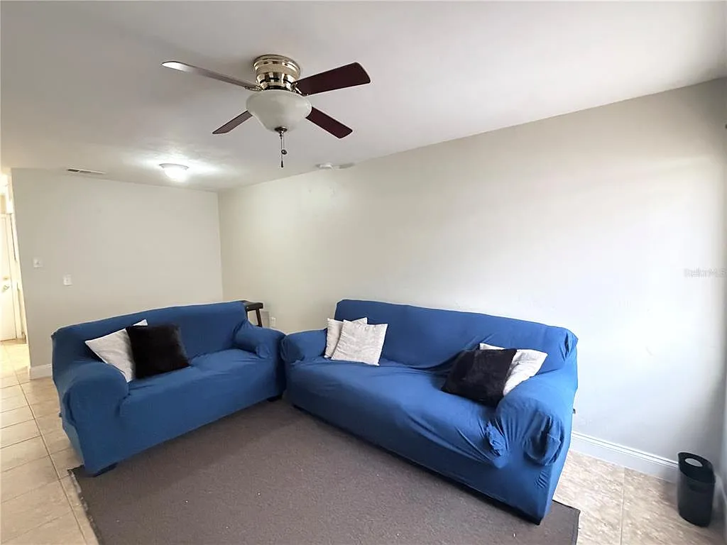 2 bed, 1.5 bath, 900 sqft, $1,350 — Photo 4