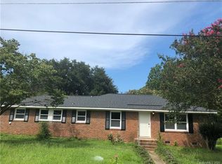 106 Jefferson Dr, Cheraw, SC 29520