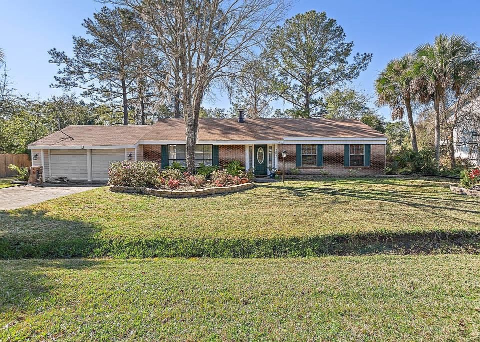 1st image of 202 Evelyn Pl