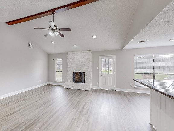 4th image of 1508 Sweetwater Cir