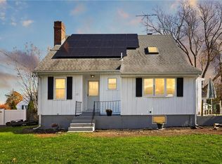 17 Underwood Ln, Middletown, RI 02842