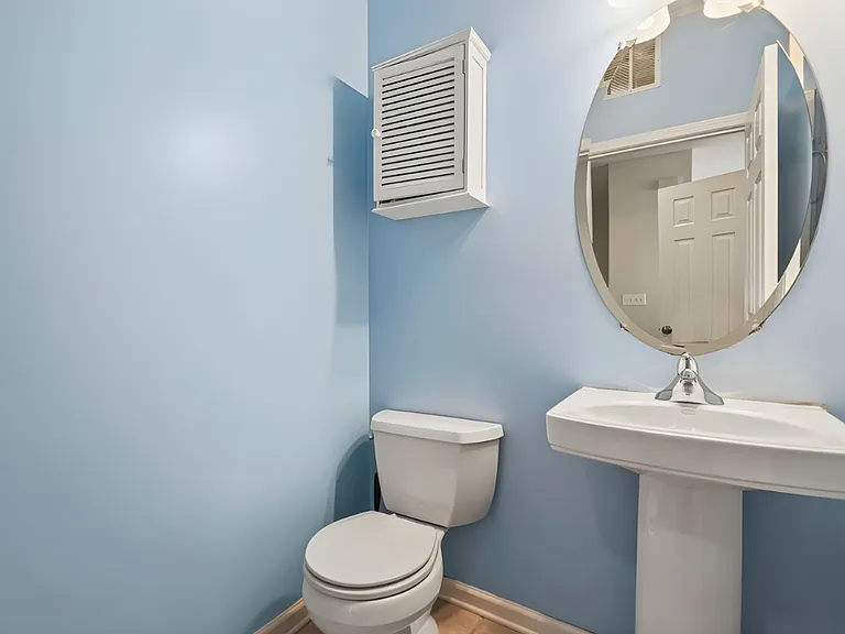 107 Brittany Ct — Photo 12