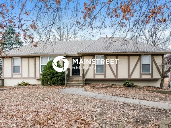 7916 Bradshaw St, Lenexa, KS 66215