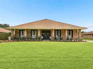 112 Langridge Dr, Belle Chasse, LA 70037