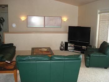 4th image of 330 Shoshone Ave