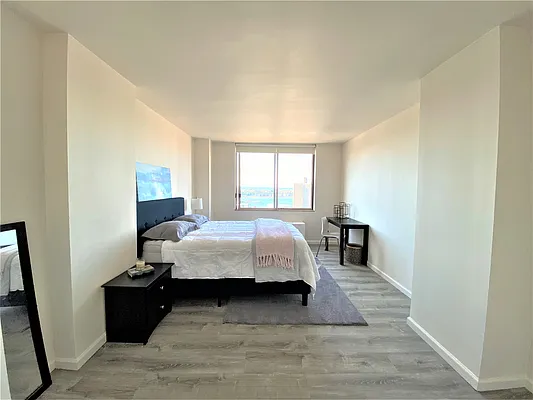 Rented by Douglas Elliman | media 4