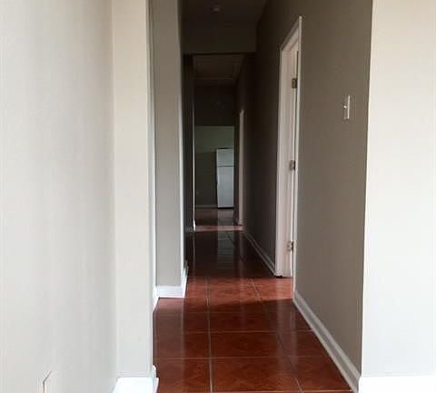 2nd image of 1725 Laharpe St #1
