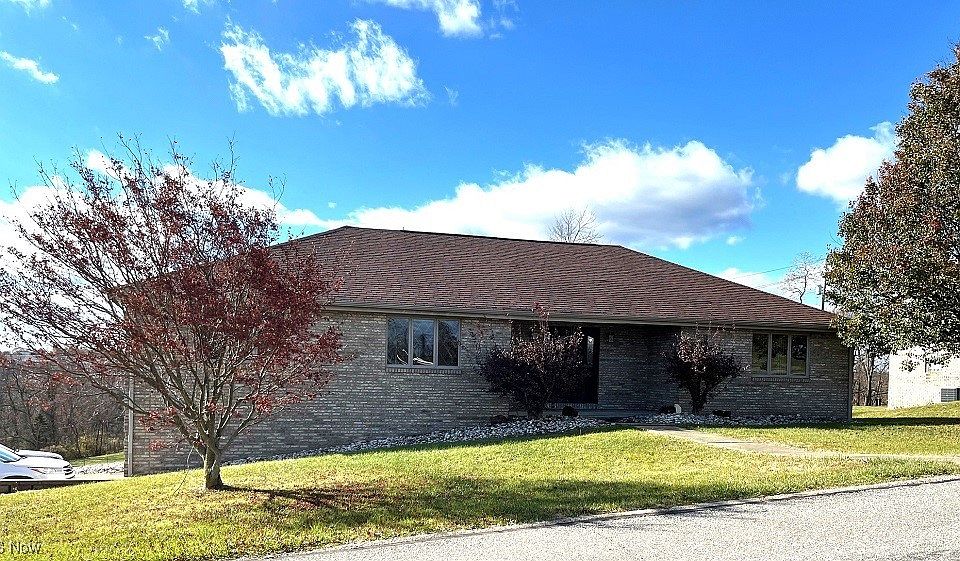 1st image of 471 Lauretta Dr