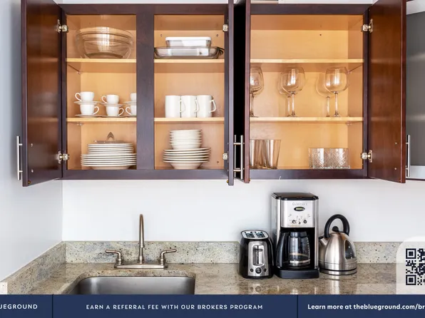 160 West 24th Street image 9 of 46