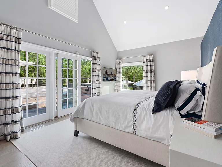 535 Old Sag Harbor Rd — Photo 11