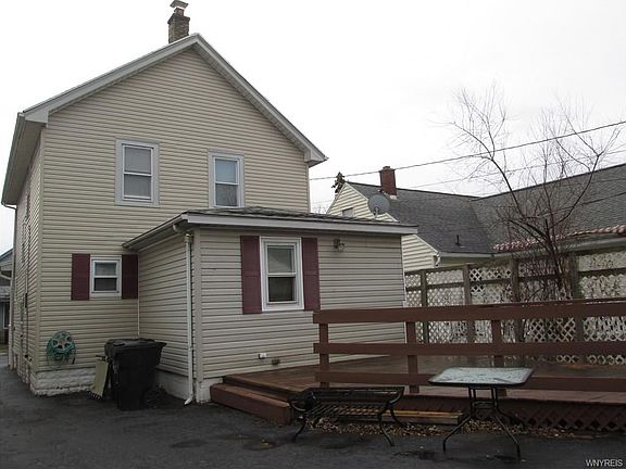 3rd image of 201 W Hazeltine Ave