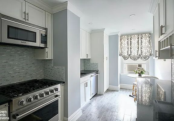 3rd image of 419 E 57th St APT 14A