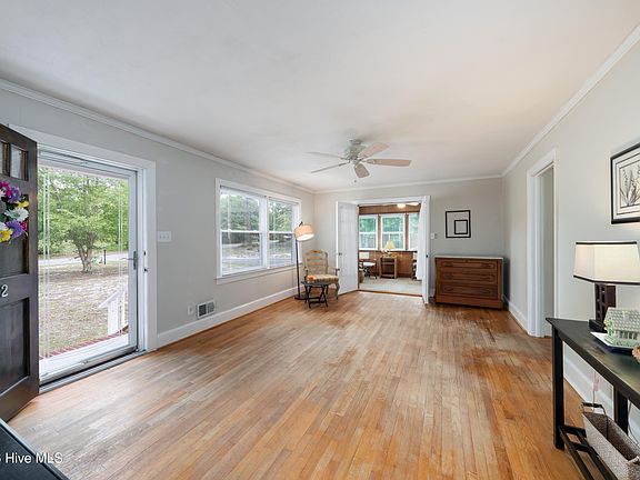 4th image of 4602 Mockingbird Lane