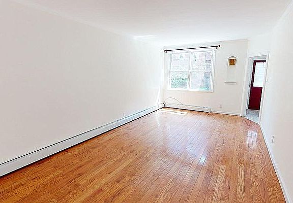 4th image of 6619 Burns St #2