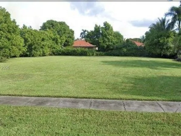 25 NW 160th St, Miami, FL 33169