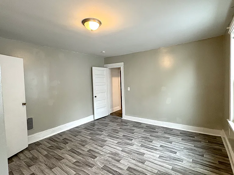 208-210 Fairview Ave #2 — Photo 6