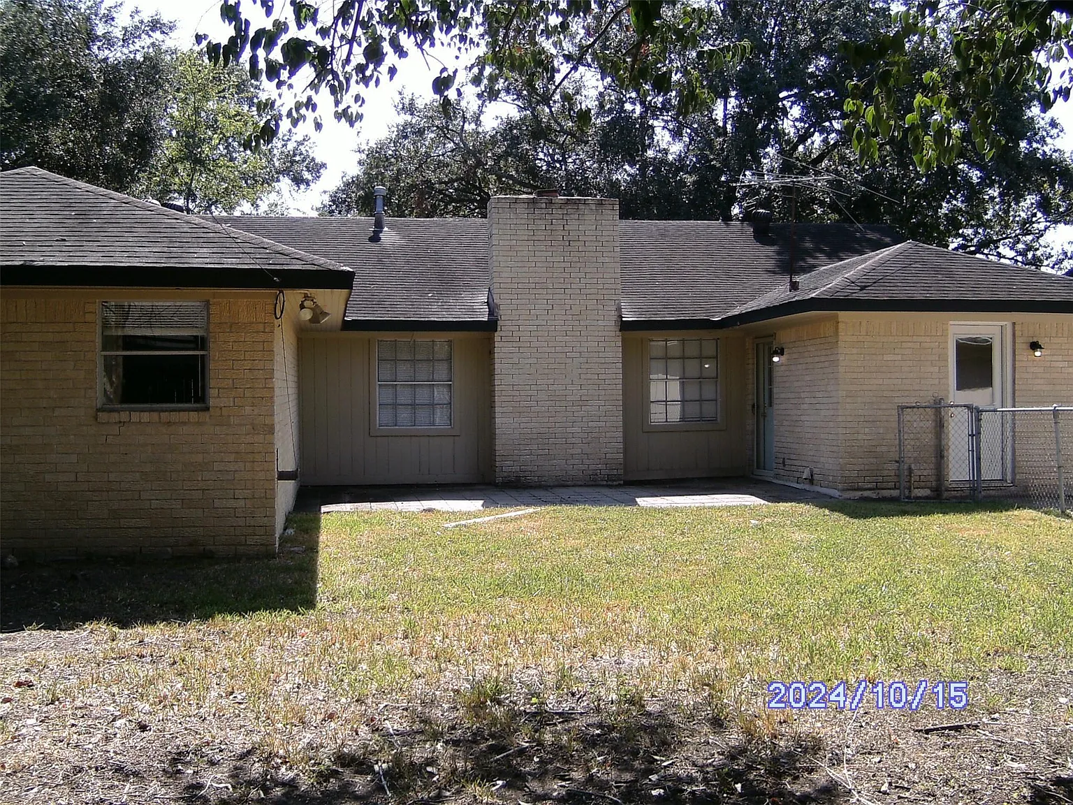 3 bed, 2.0 bath, 2166 sqft, $3,395 — Photo 2