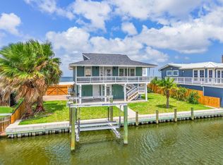 1855 Bay Shore Dr, Rockport, TX 78382