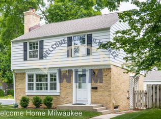 4796 N Bartlett Dr, Whitefish Bay, WI 53211
