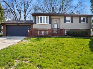 1705 Erin Dr, Normal, IL 61761