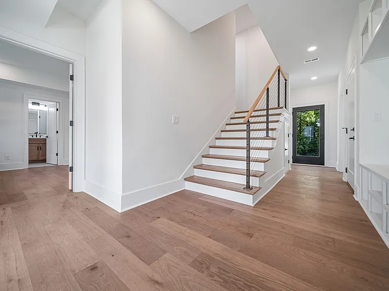 6011 Hill Cir — Photo 8
