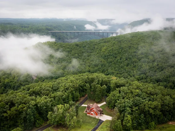 98 Scarlet Oak Ln, Fayetteville, WV 25840