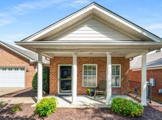 215 Wrennewood Ln, Franklin, TN 37064