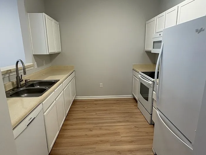 147 Sturbridge Dr #147 — Photo 4
