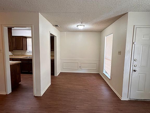 2nd image of 2559 Windy Pine Ln