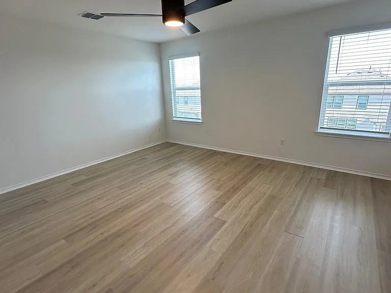 4469 Acerno St — Photo 32