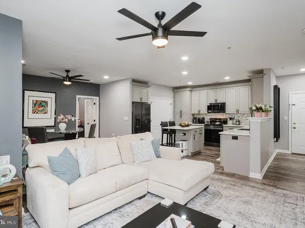 400 Symphony Cir #110I, Hunt Valley, MD 21030