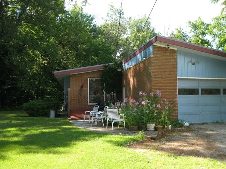 2120 E Stewart Rd photo 1