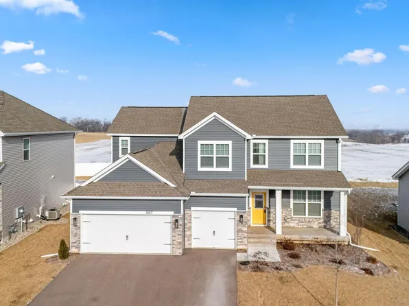 1867 August Dr, Shakopee, MN 55379