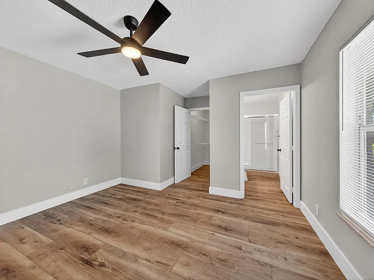 351 NW 8th Ave — Photo 19