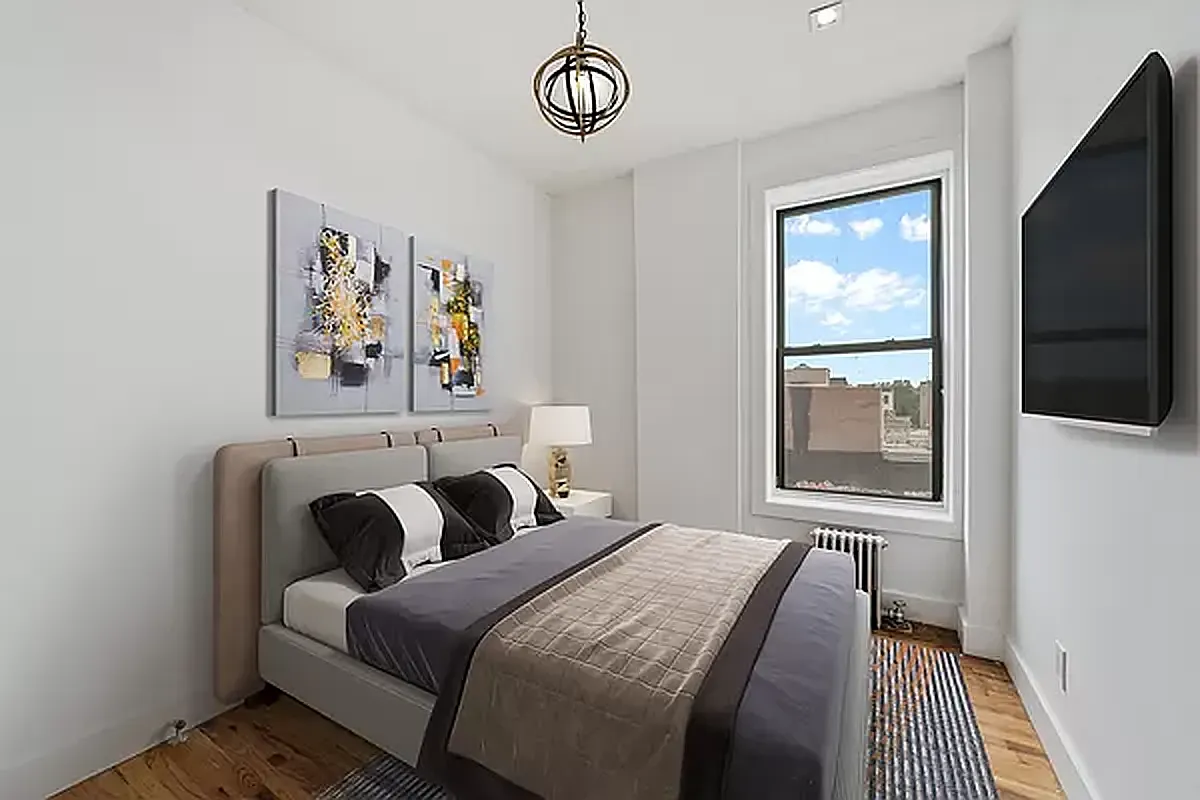 Building Photo - 2145 Bedford Ave #5H